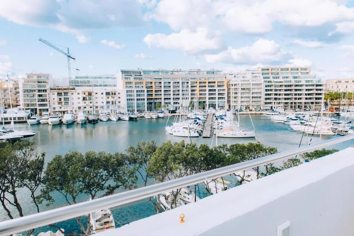 Bed & Breakfast Bb Marina - Close To Rock Beach Malta Pieta